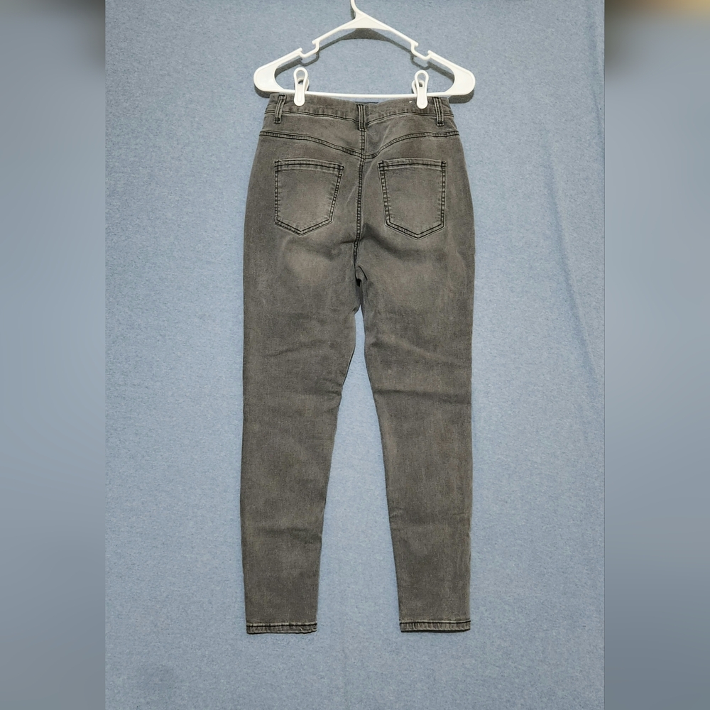 Refuge Denim Columbia High Rise Curvy Jeans. Size 9 - Picture 2 of 6